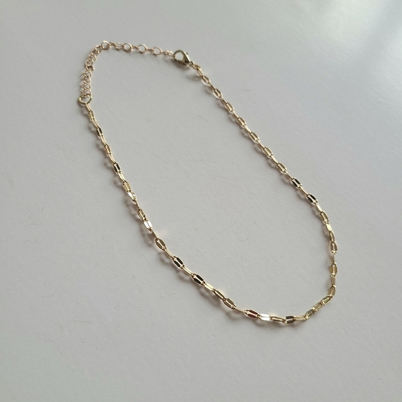 Dainty Gold Chain Link Necklace - Picture 5 of 6
